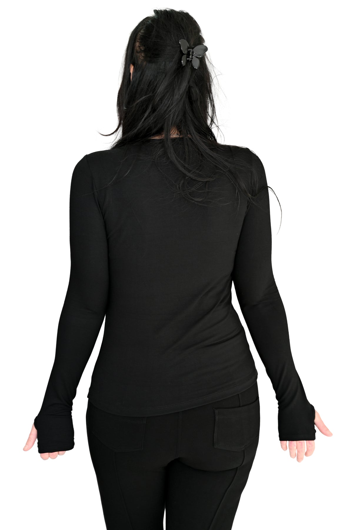 black full length long sleeve top with thumbholes