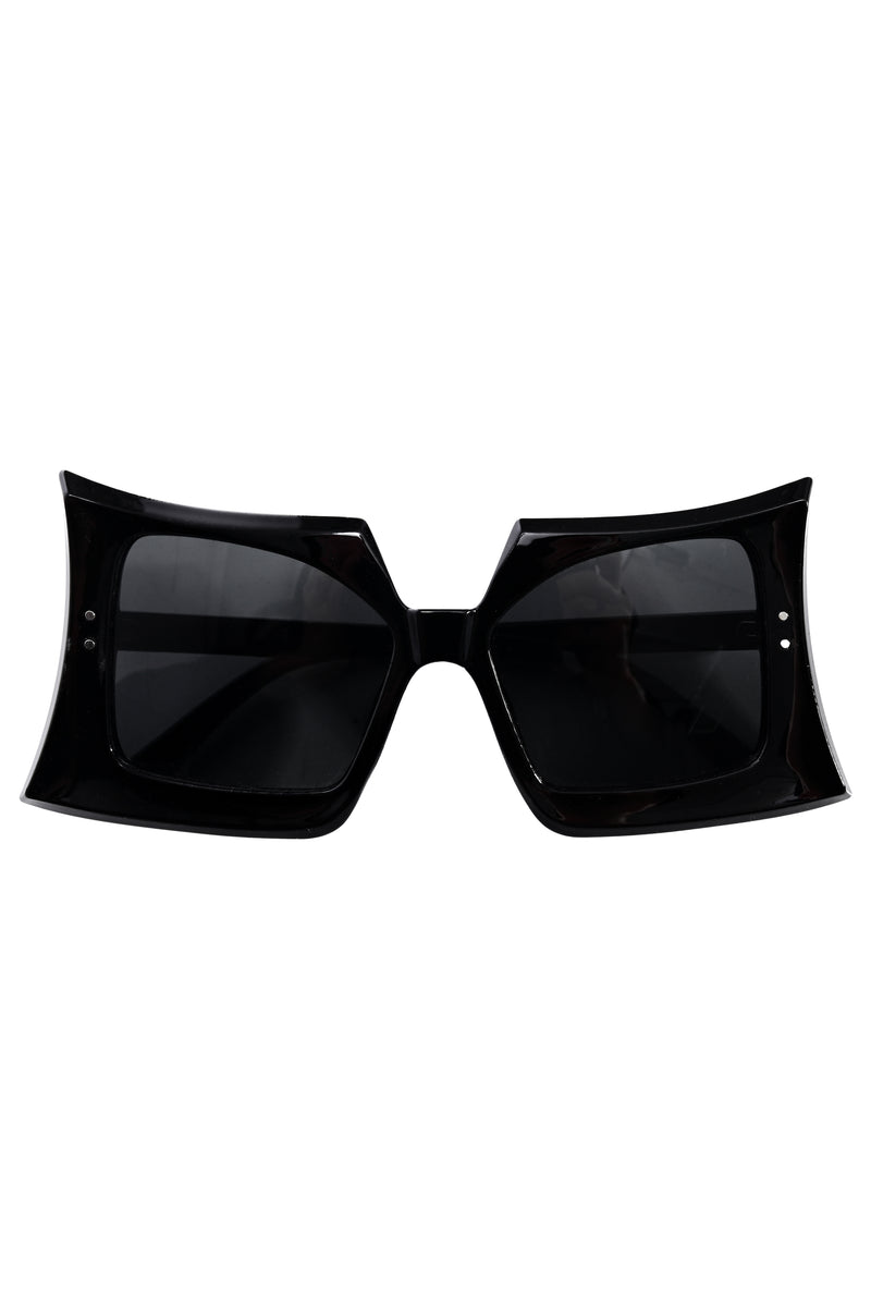 oversized black sunglasses