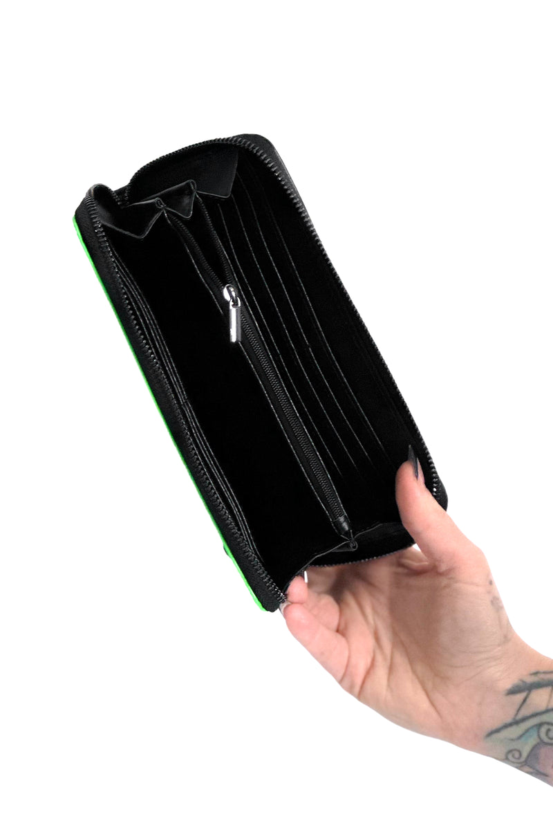 inside of zip around wallet