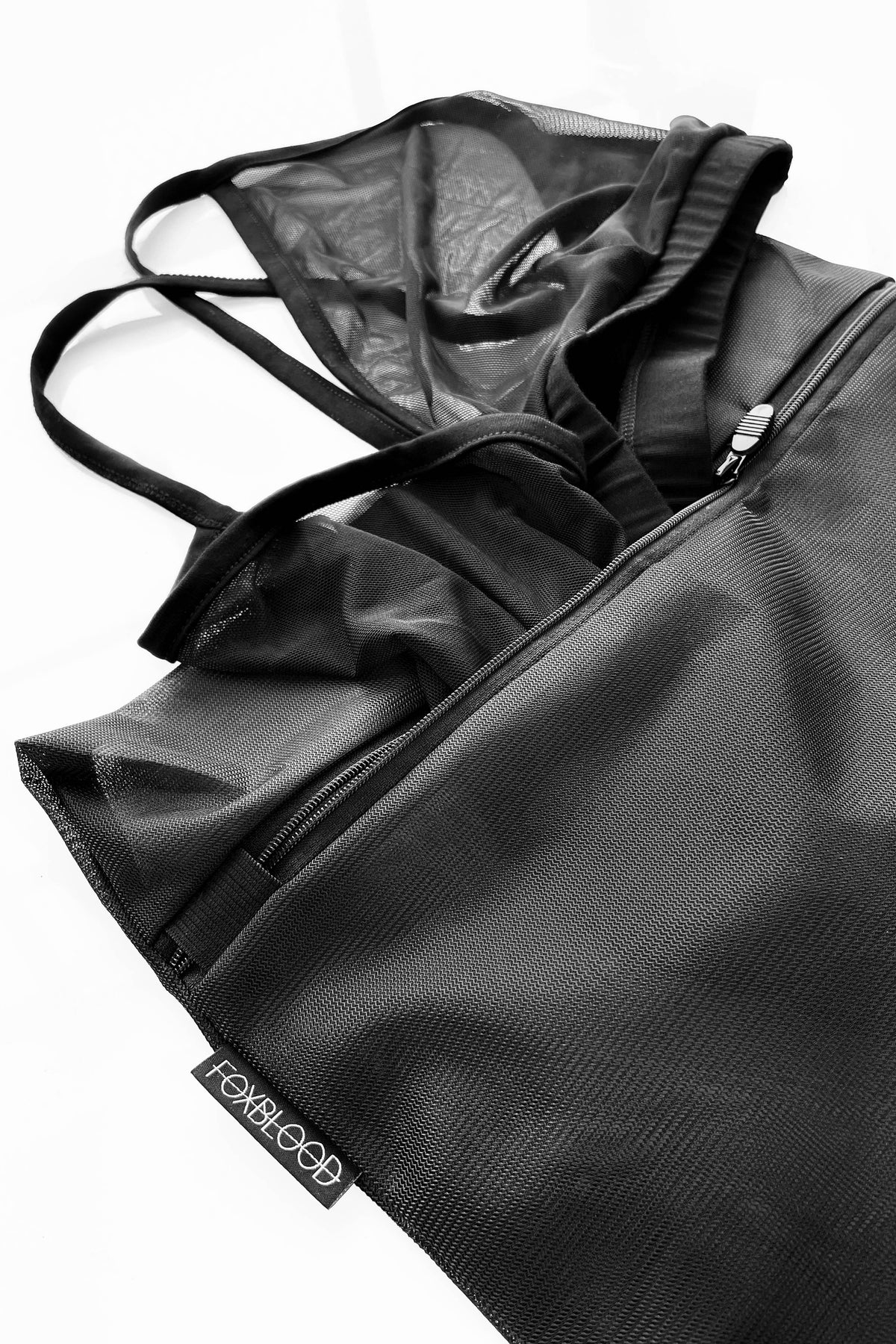 black reusable laundry bag